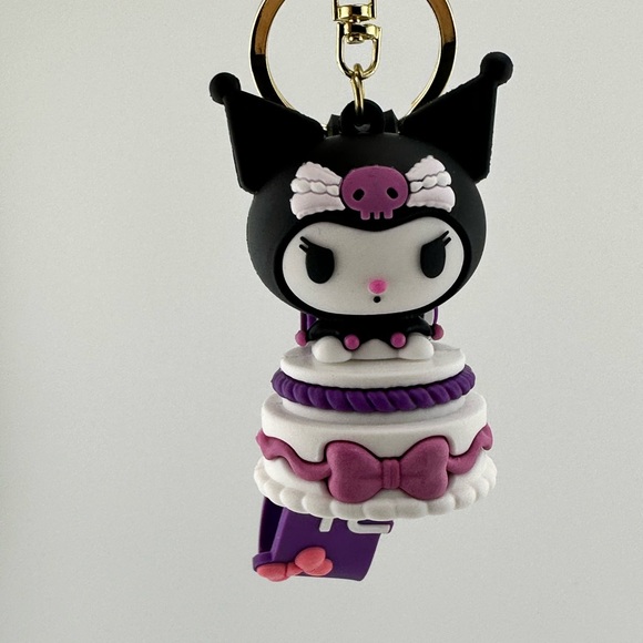 Kuromi Cake Purple Keychain with strap - Picture 4 of 4